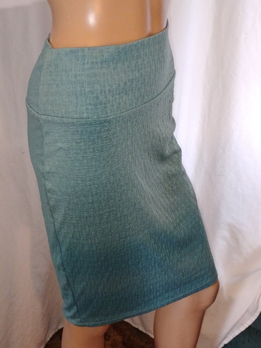 LuLaRoe | Cassie Pencil Skirt | XS | Dusty Blue Gray | Like New